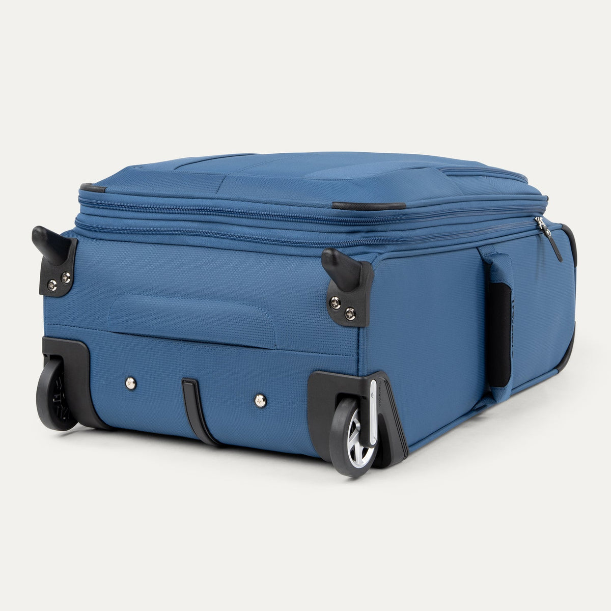 Maxlite® 5 Carry-On Rollaboard®