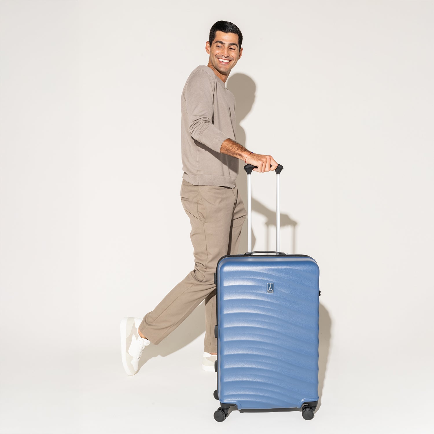 Maxlite® Air V2 Medium Check-In Hardside Spinner