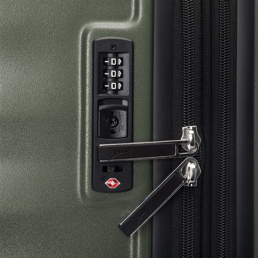 Maxlite® Air V2 Medium Check-In Hardside Spinner