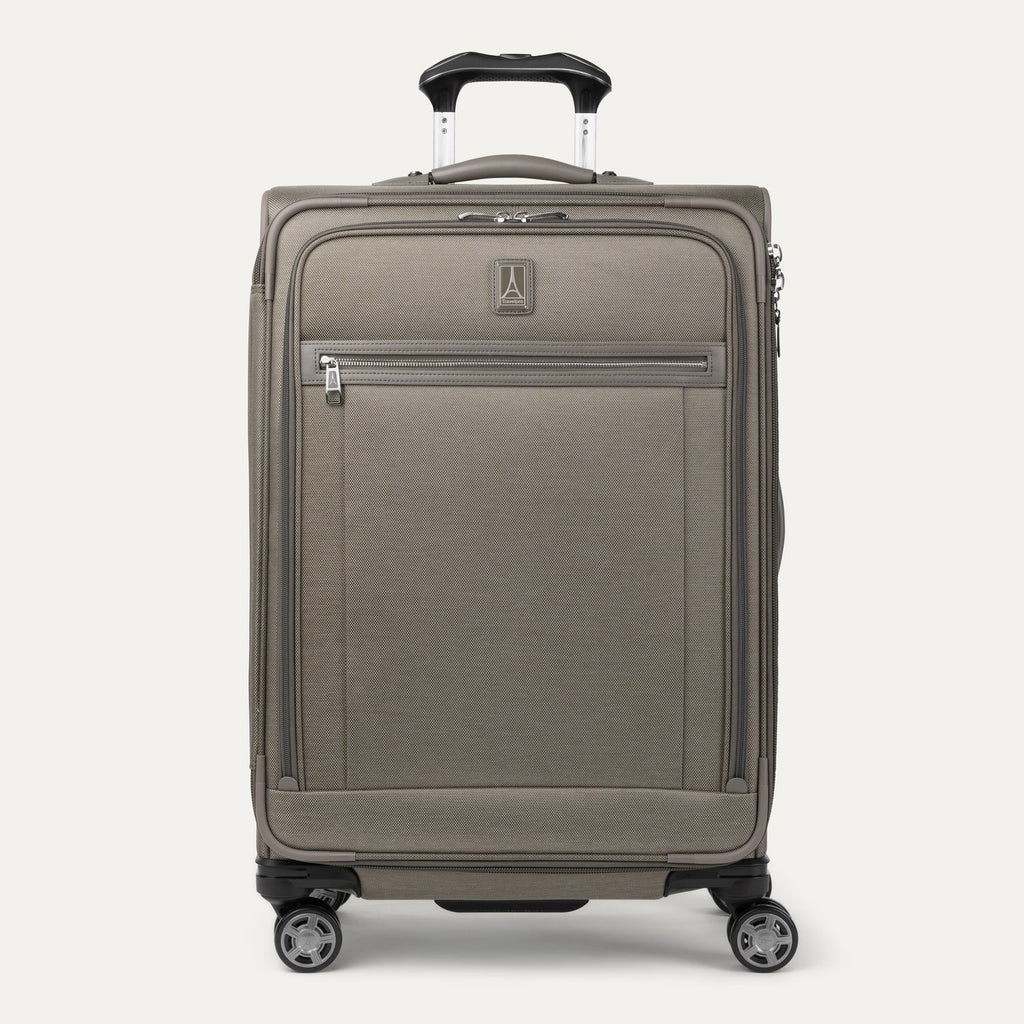 Platinum® Elite Medium Check-In Spinner
