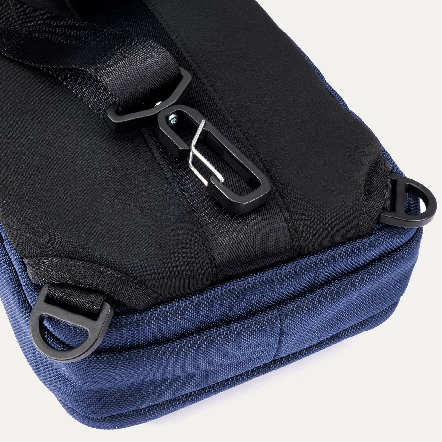 Altitude™ Crossbody 6L
