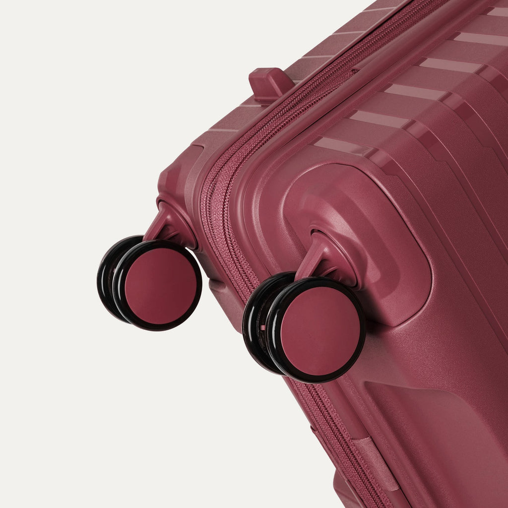 Optima® Expandable Medium Check-in Spinner