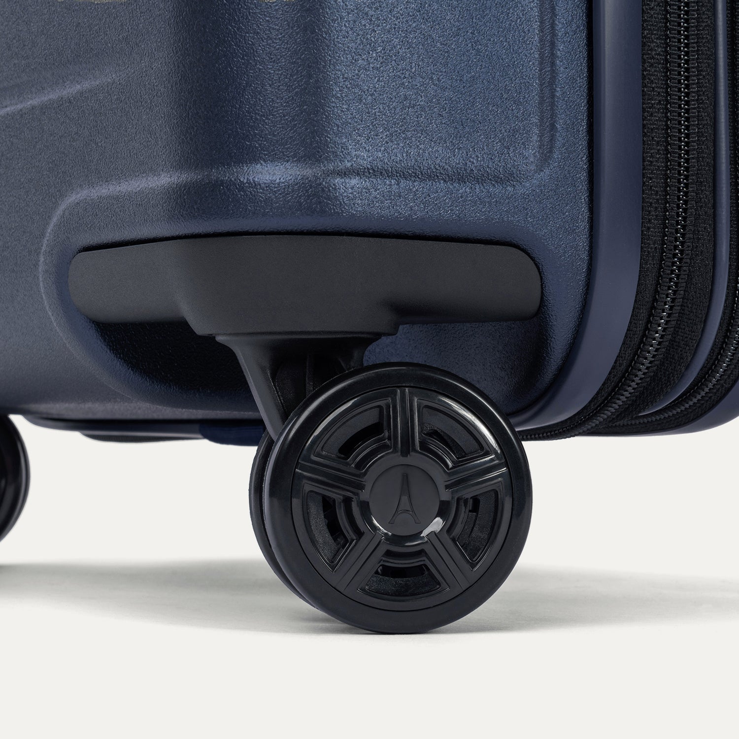 Platinum® Elite Carry-On Hardside Spinner