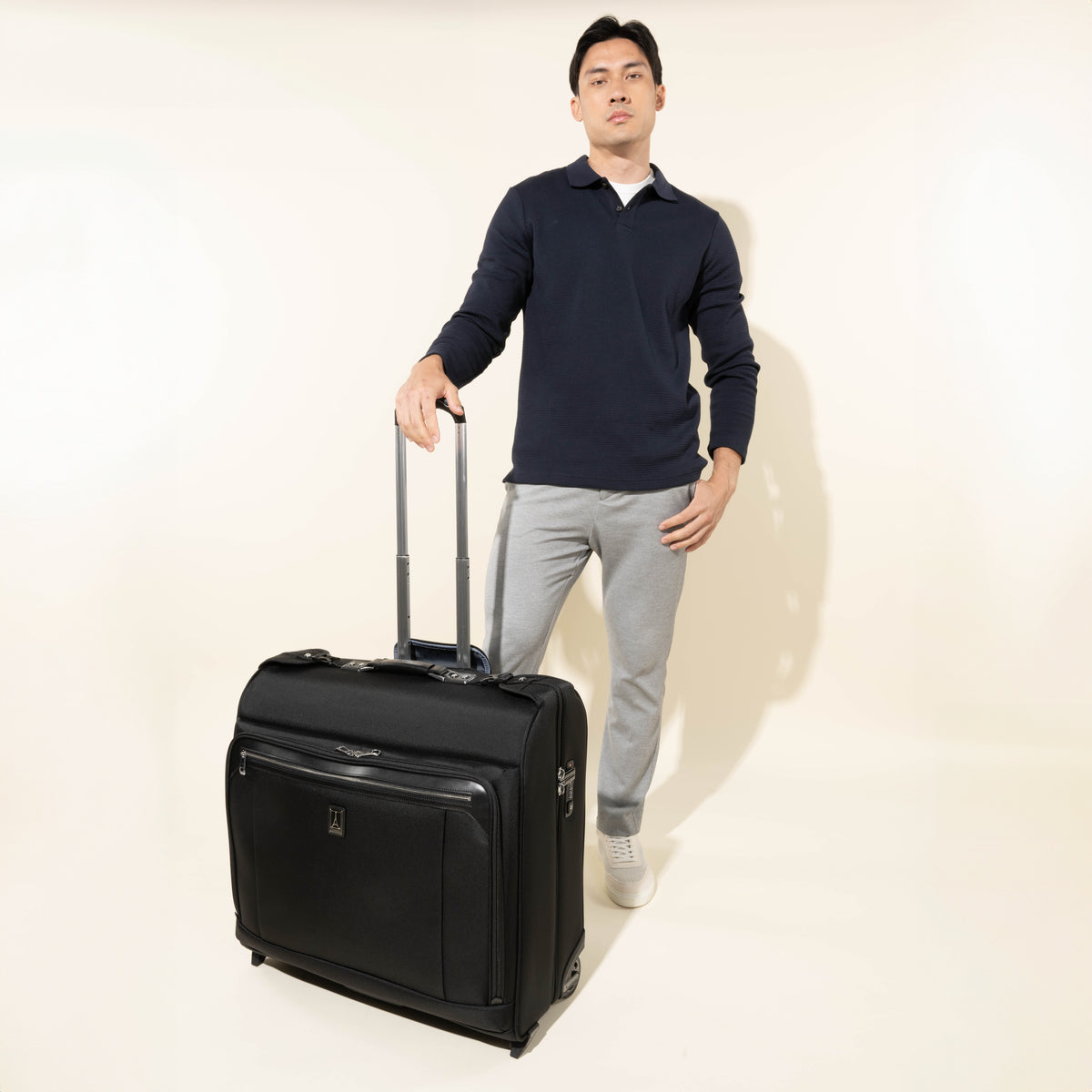 Platinum® Elite Rolling Garment Bag